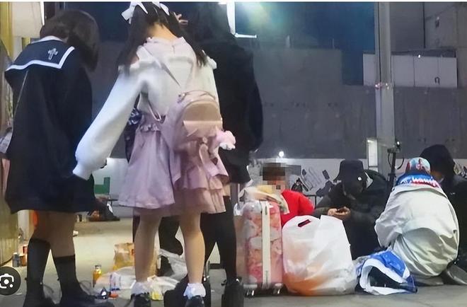 町醉生梦死宁可下海拍片也不回家日本堕落的东横小孩：在歌舞伎