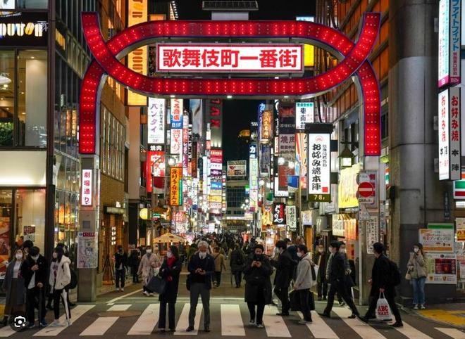 町醉生梦死宁可下海拍片也不回家日本堕落的东横小孩：在歌舞伎(图4)